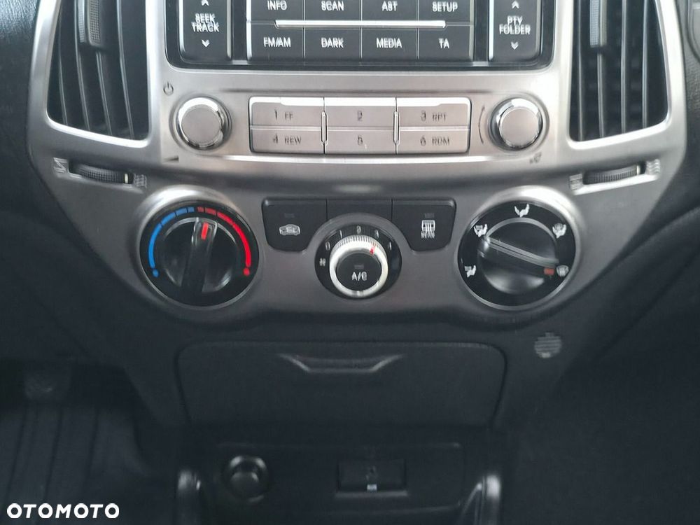 Hyundai i20 - 16