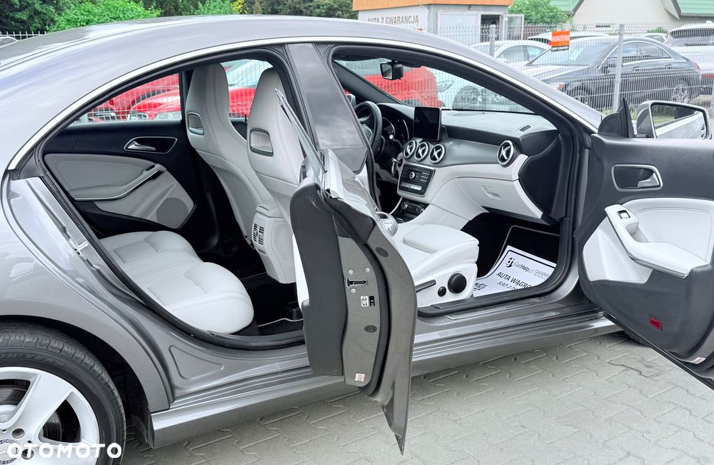 Mercedes-Benz CLA 250 7G-DCT AMG Line - 12
