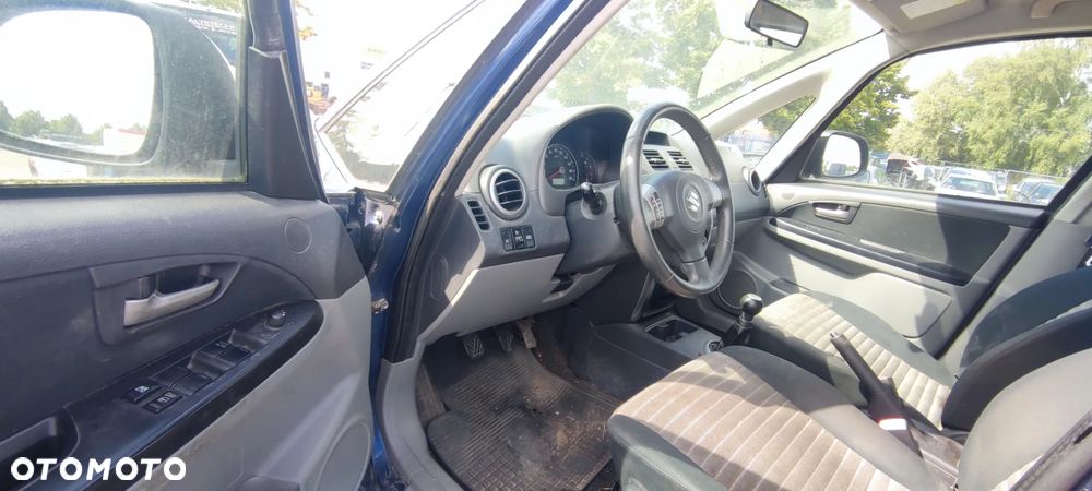 Suzuki SX4 - 8