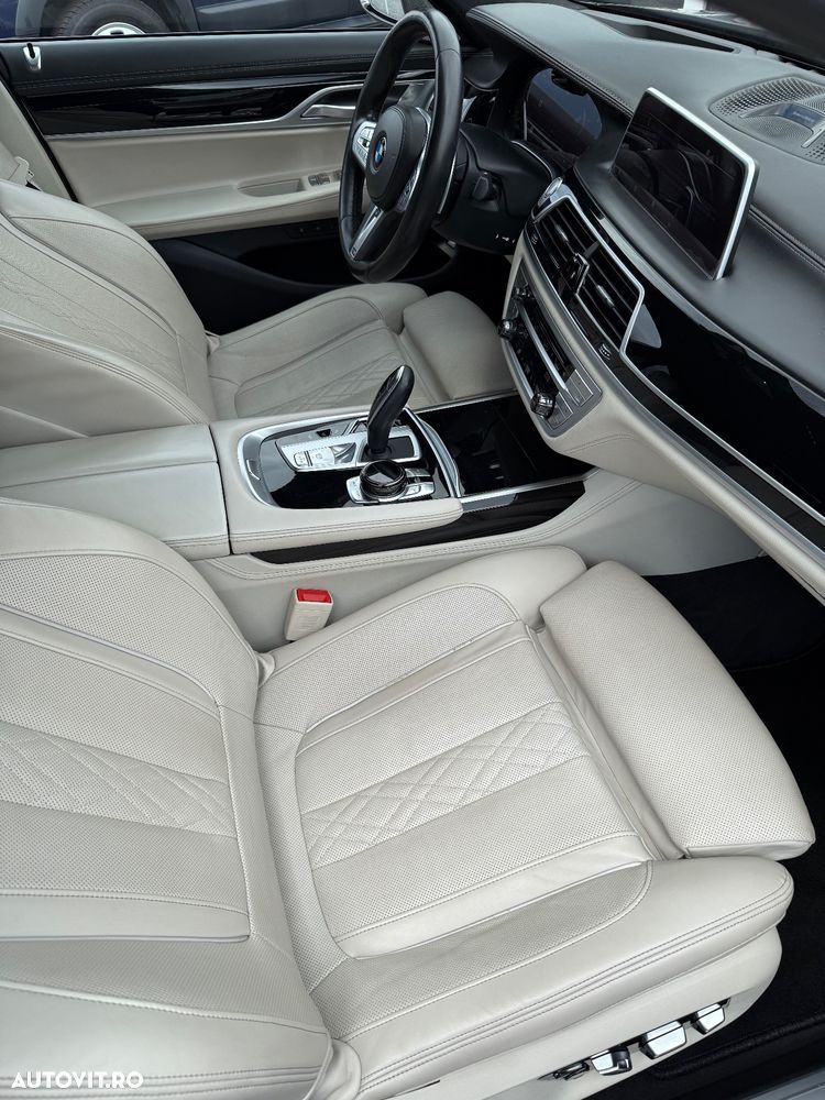 BMW Seria 7 750i xDrive - 11