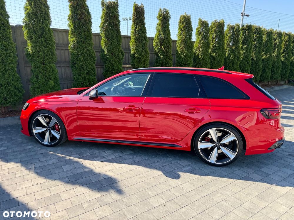 Audi RS4 Avant - 14