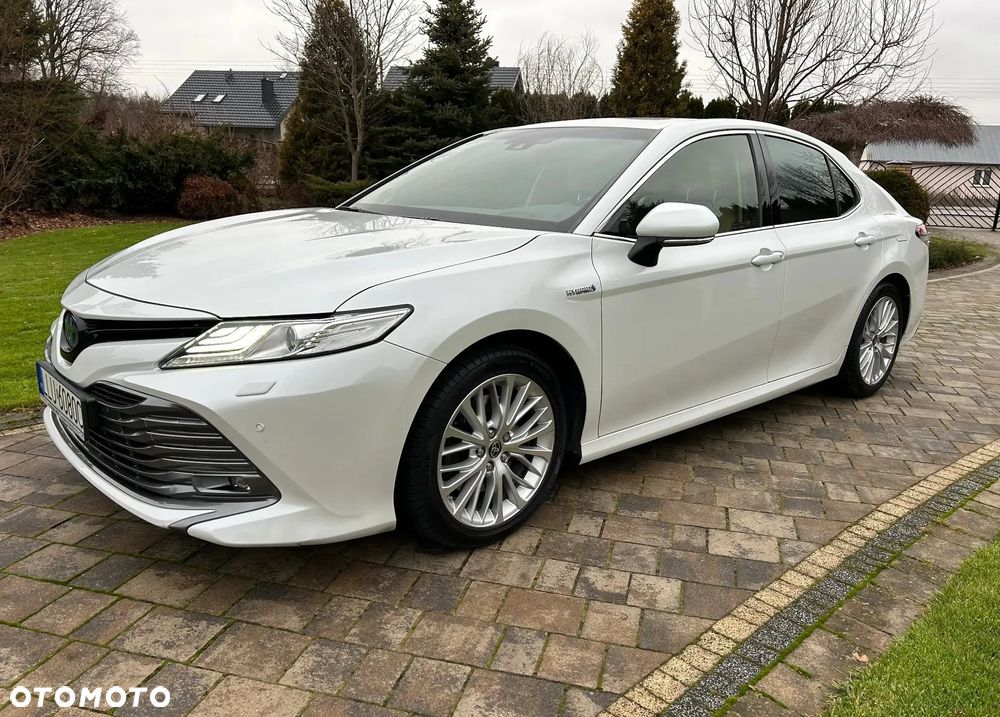 Toyota Camry - 1
