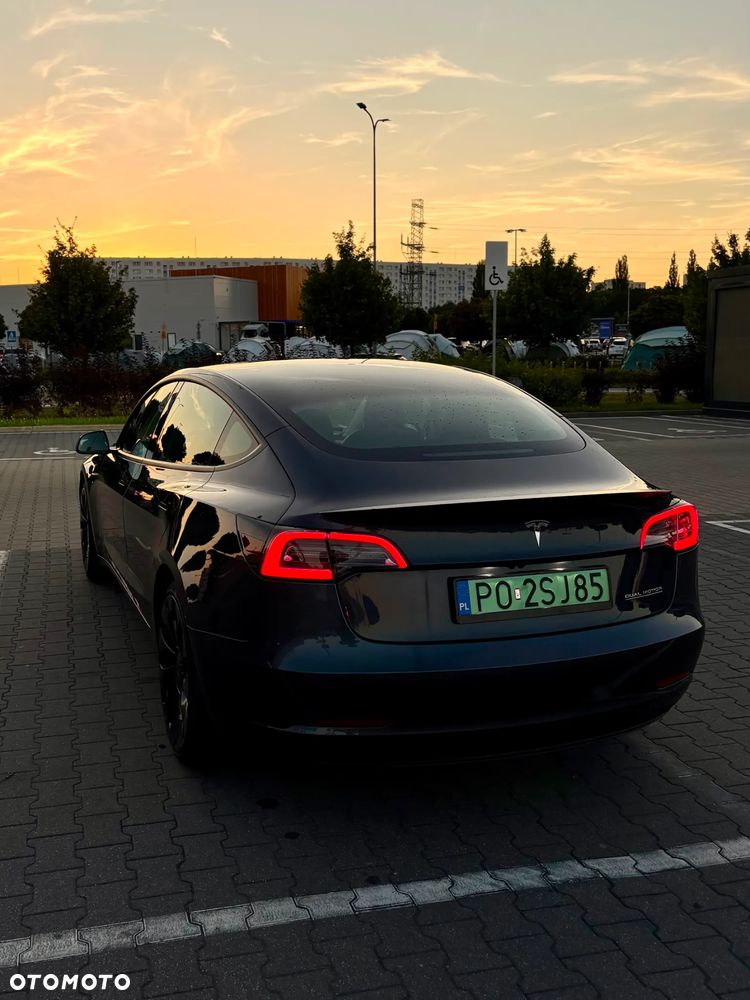 Tesla Model 3 - 1