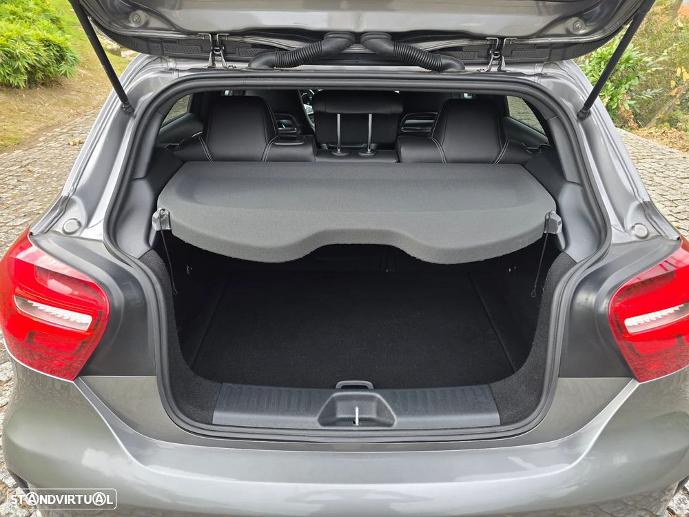 Mercedes-Benz A 180 d AMG Line - 14
