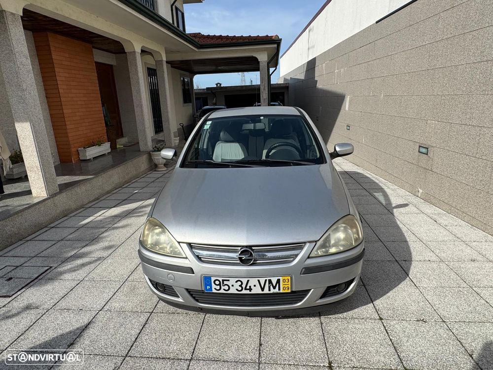 Opel Corsa 1.2 16V Confort - 1