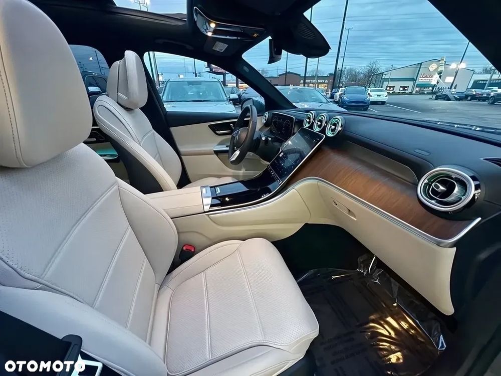 Mercedes-Benz GLC 300 4Matic 9G-TRONIC Exclusive - 11