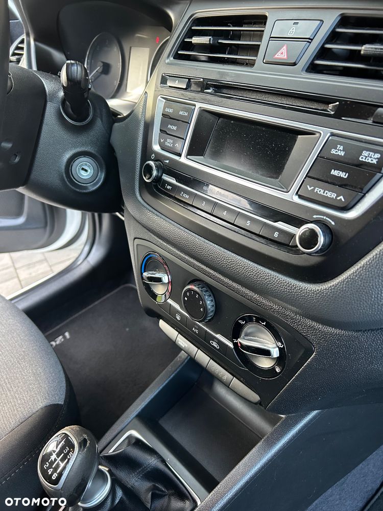 Hyundai i20 - 19