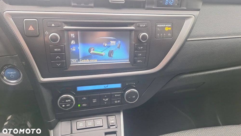 Toyota Auris - 11