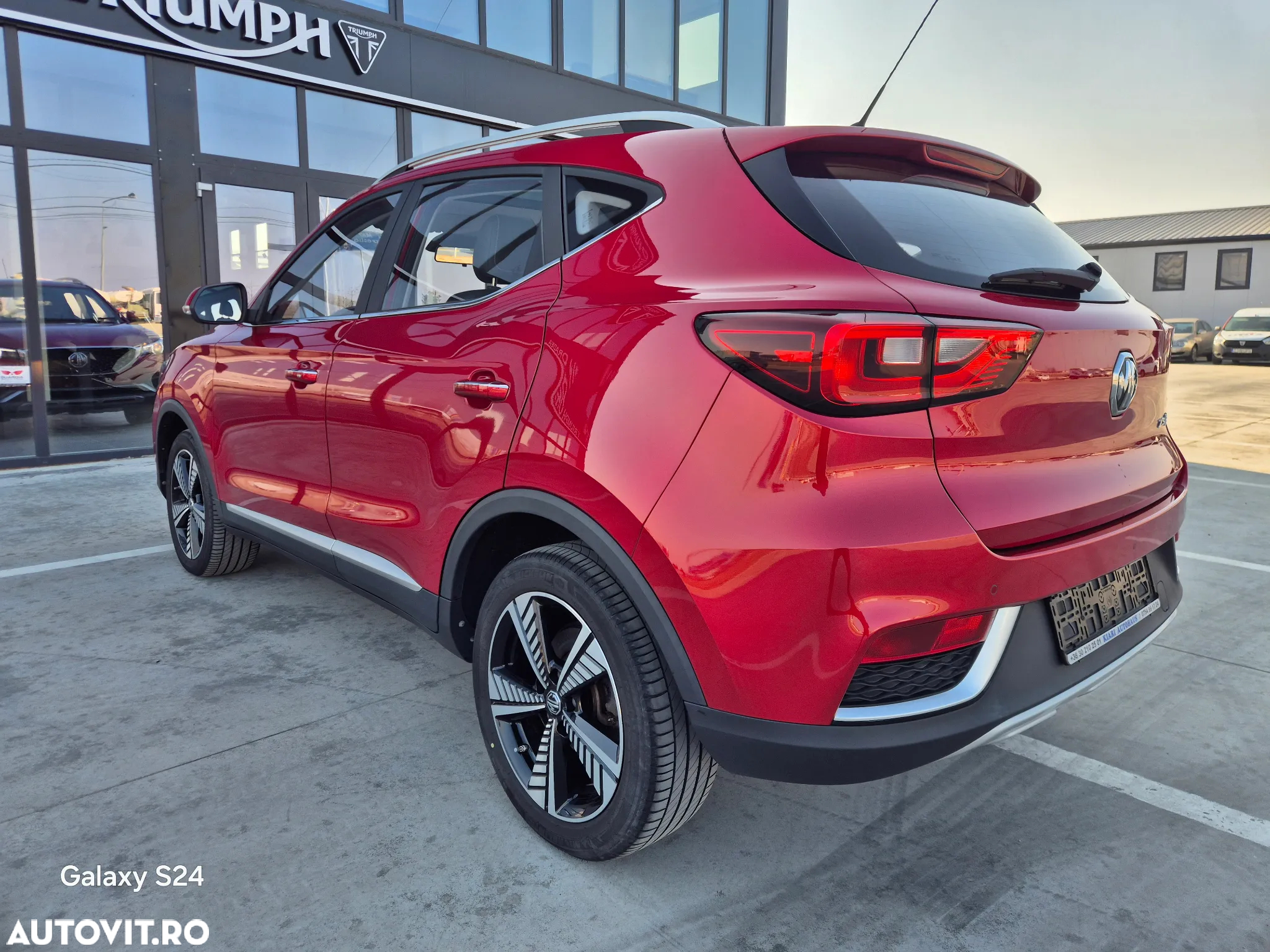 MG ZS EV Luxury - 5