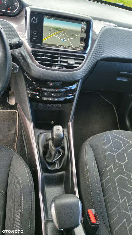 Peugeot 2008 1.6 e-HDi Allure S&S - 13