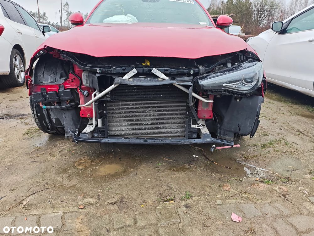 Alfa Romeo Giulia 2.0 Turbo 16V AT8 Veloce Ti - 10