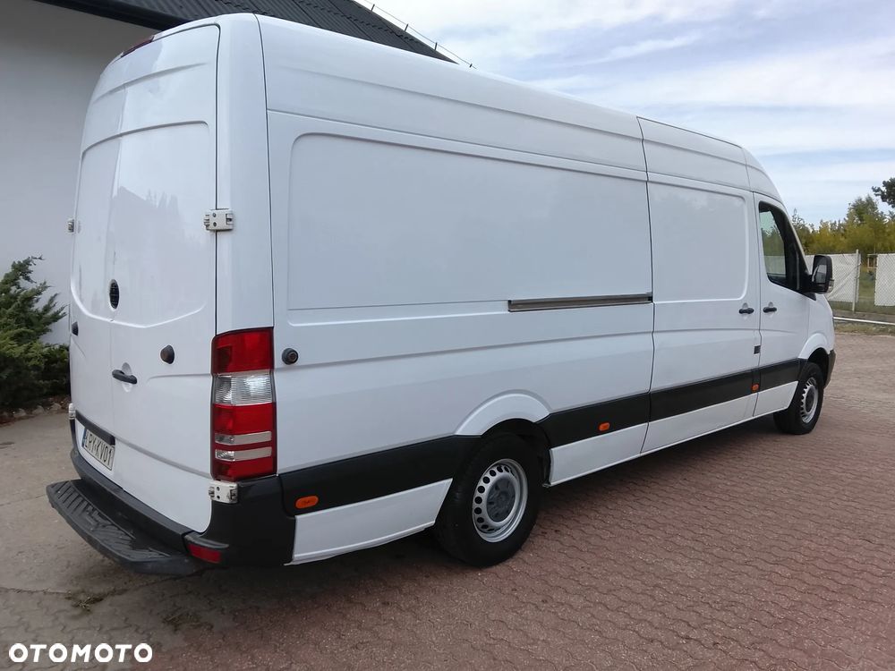 Mercedes-Benz Sprinter - 12