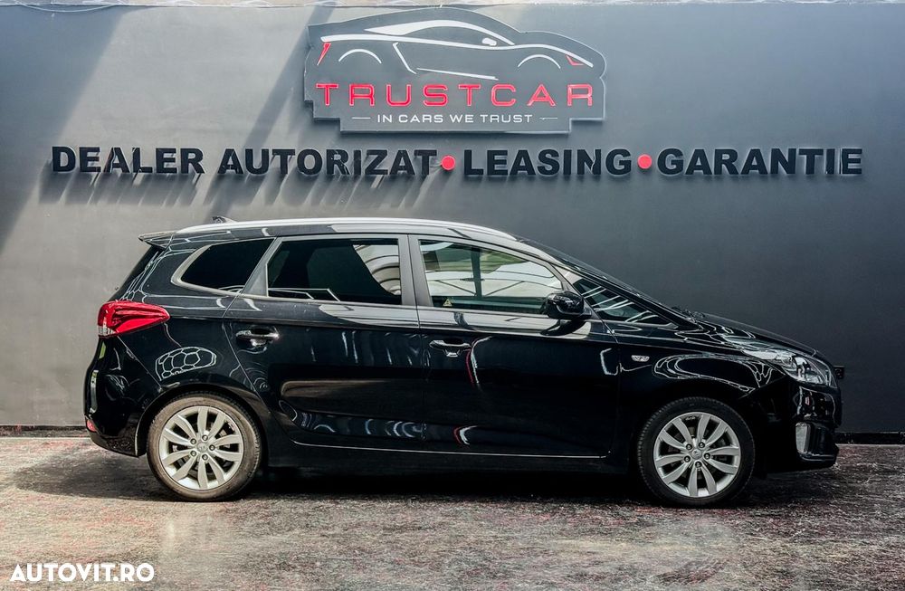 Kia Carens - 9