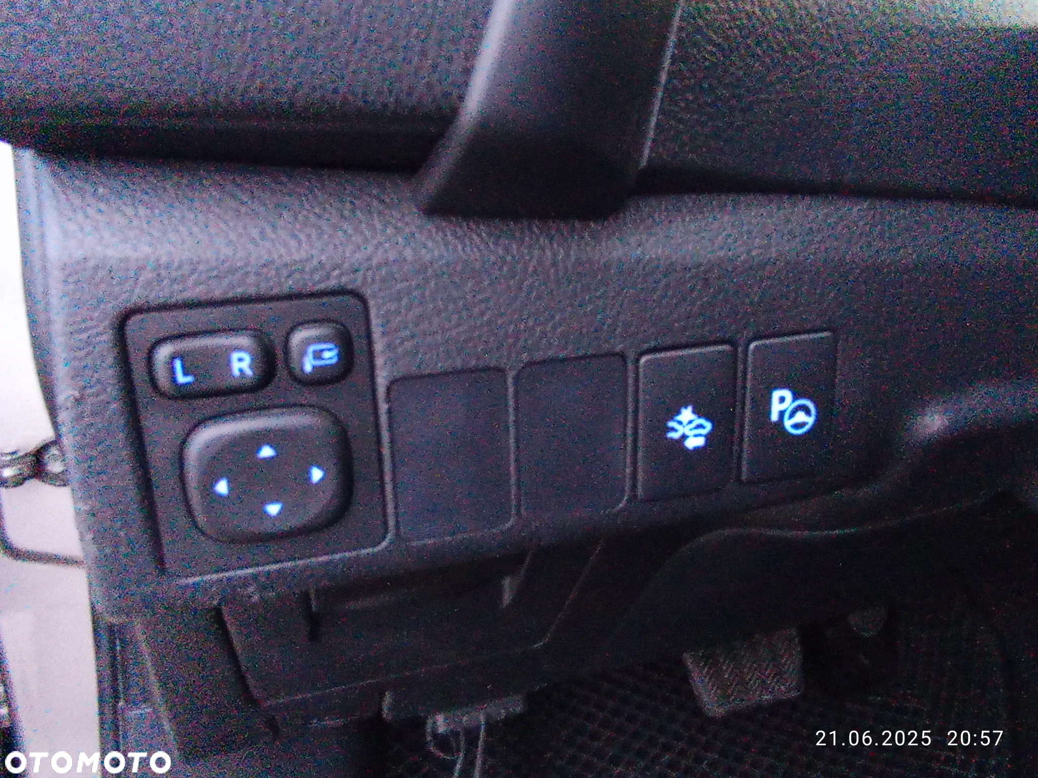 Toyota Auris - 24