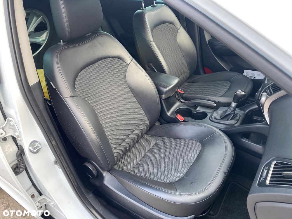 Hyundai ix35 2.0 Premium 2WD - 27