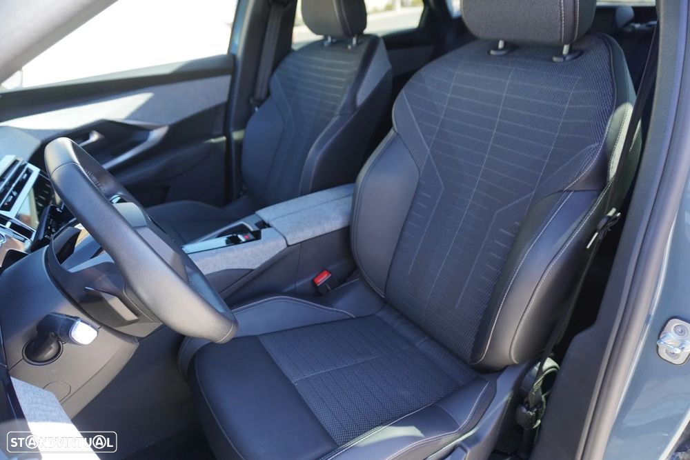 Peugeot 3008 1.2 Hybrid Allure e-DCS6 - 19