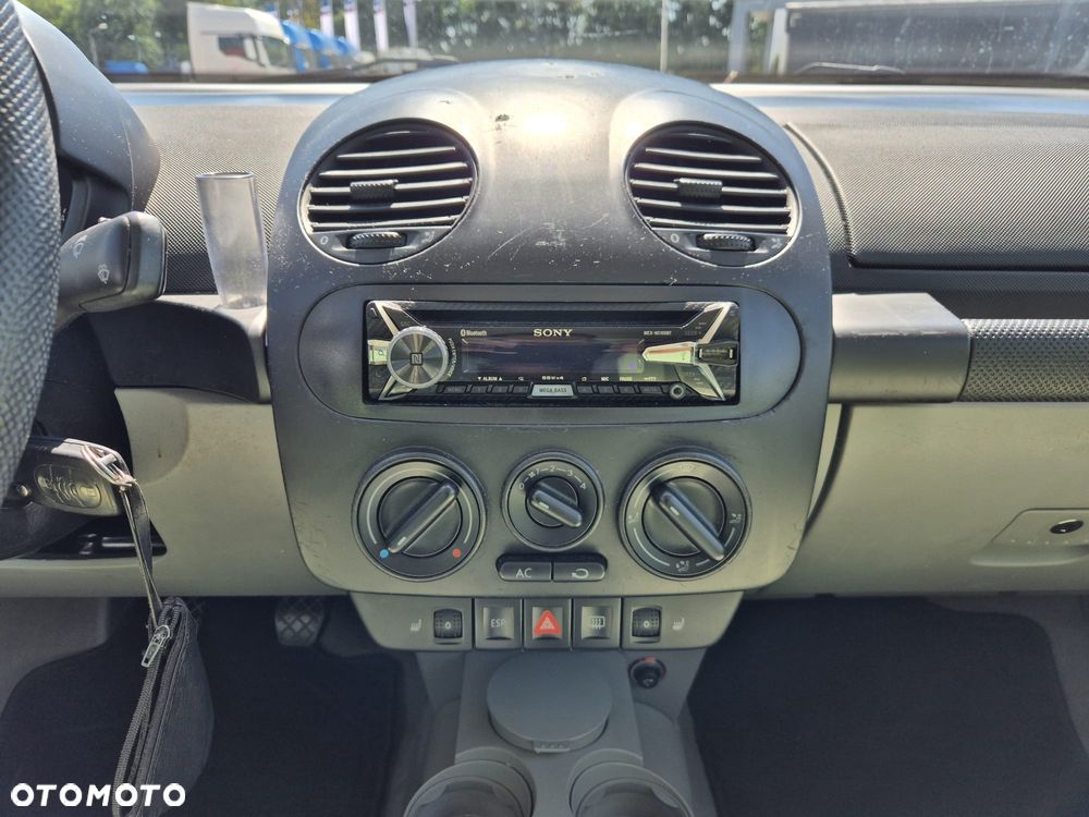 Volkswagen New Beetle 2.0 - 10