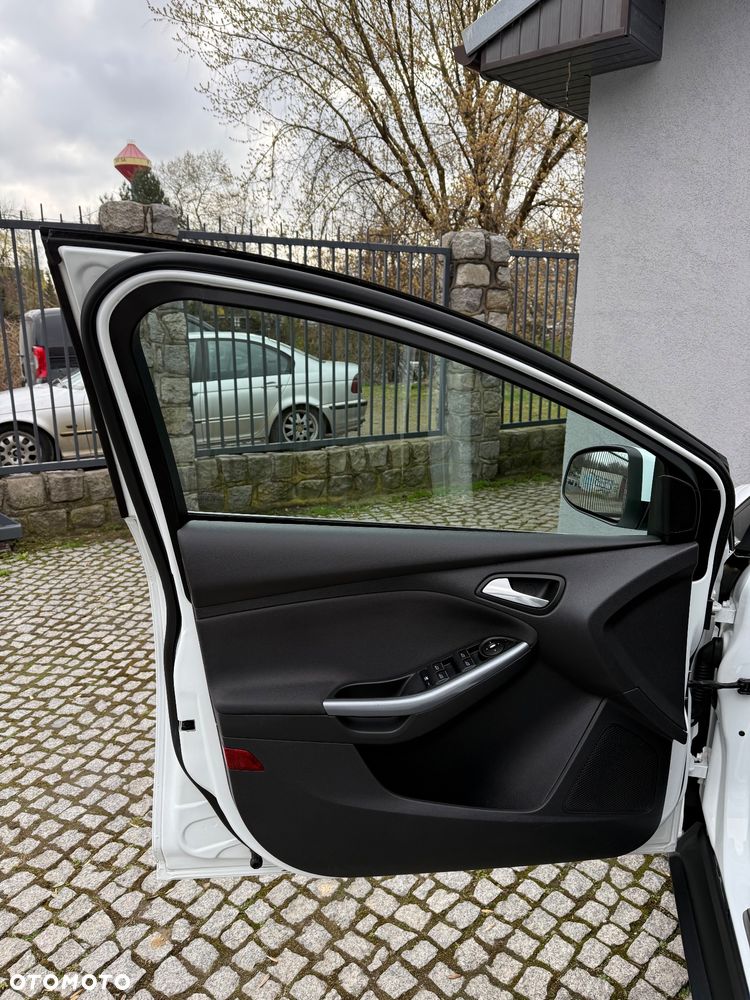 Ford Focus 1.6 TDCi DPF Start-Stopp-System Titanium - 12