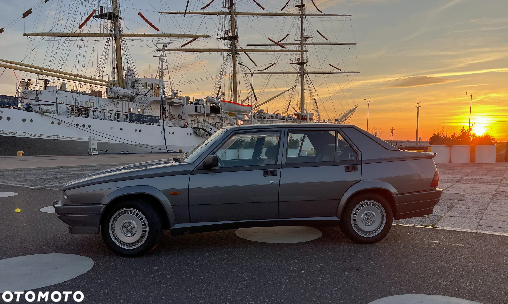 Alfa Romeo 75 2.0 Twin Spark Ltd - 17
