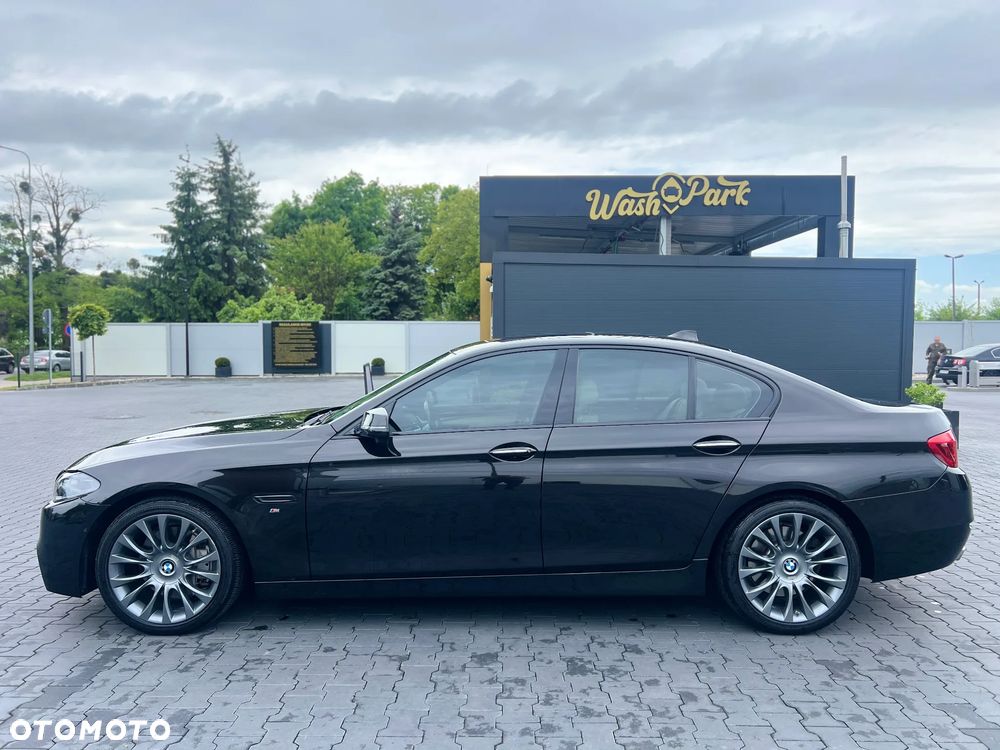 BMW Seria 5 550i xDrive Sport-Aut Luxury Line - 8