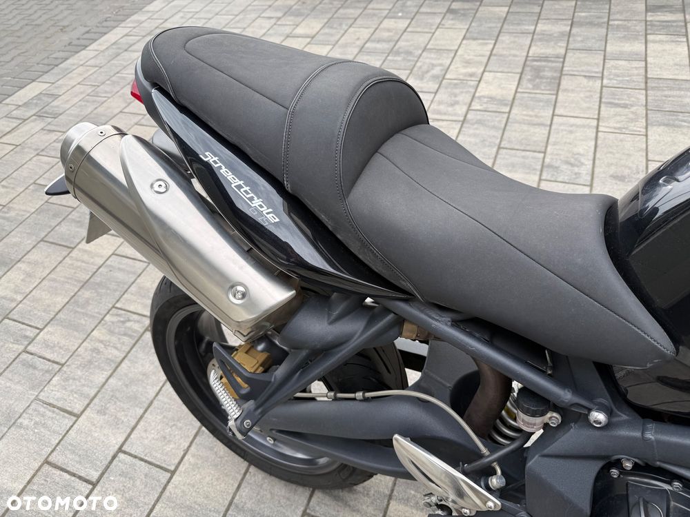 Triumph Street Triple - 16