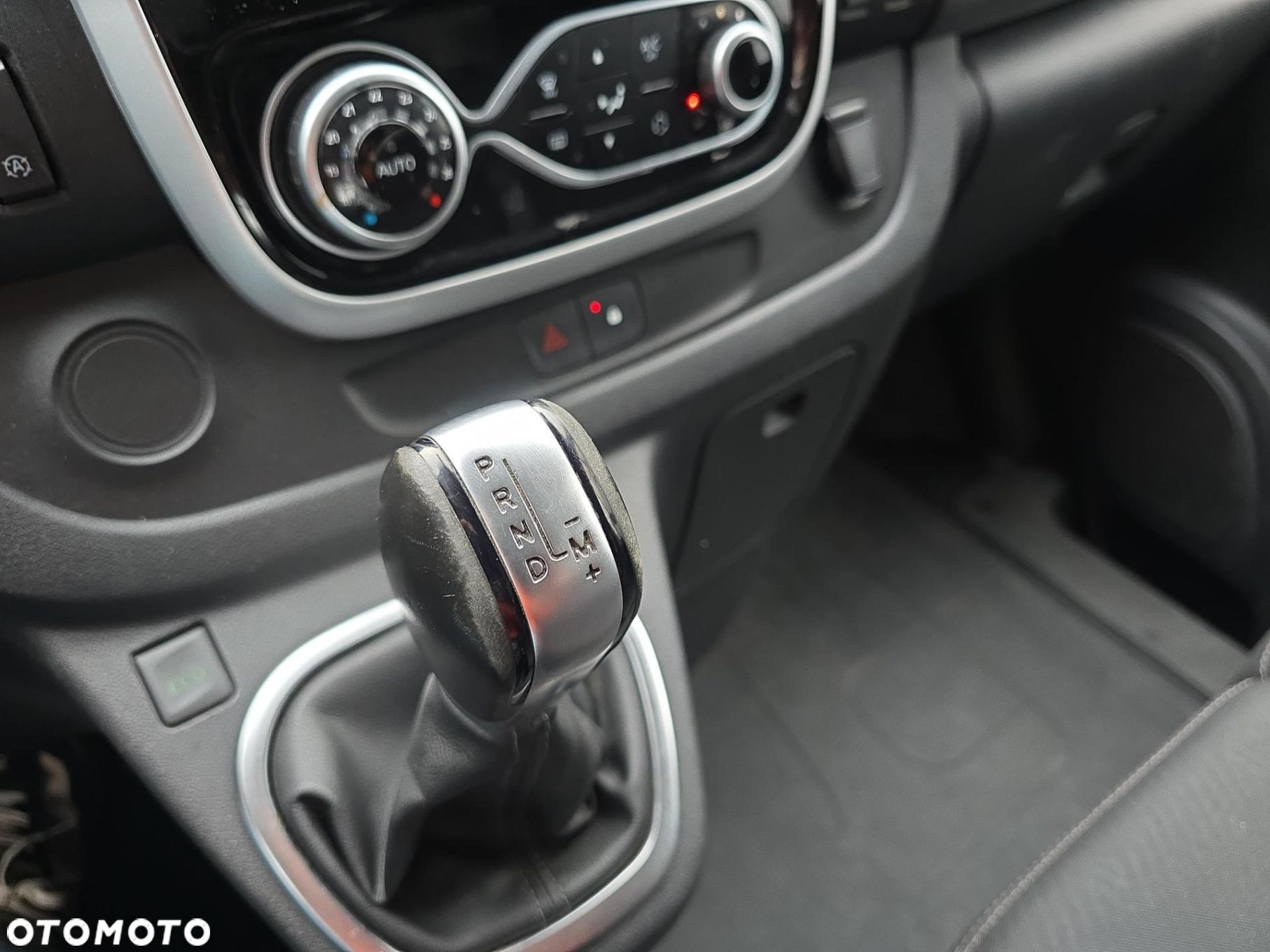 Renault trafic - 18