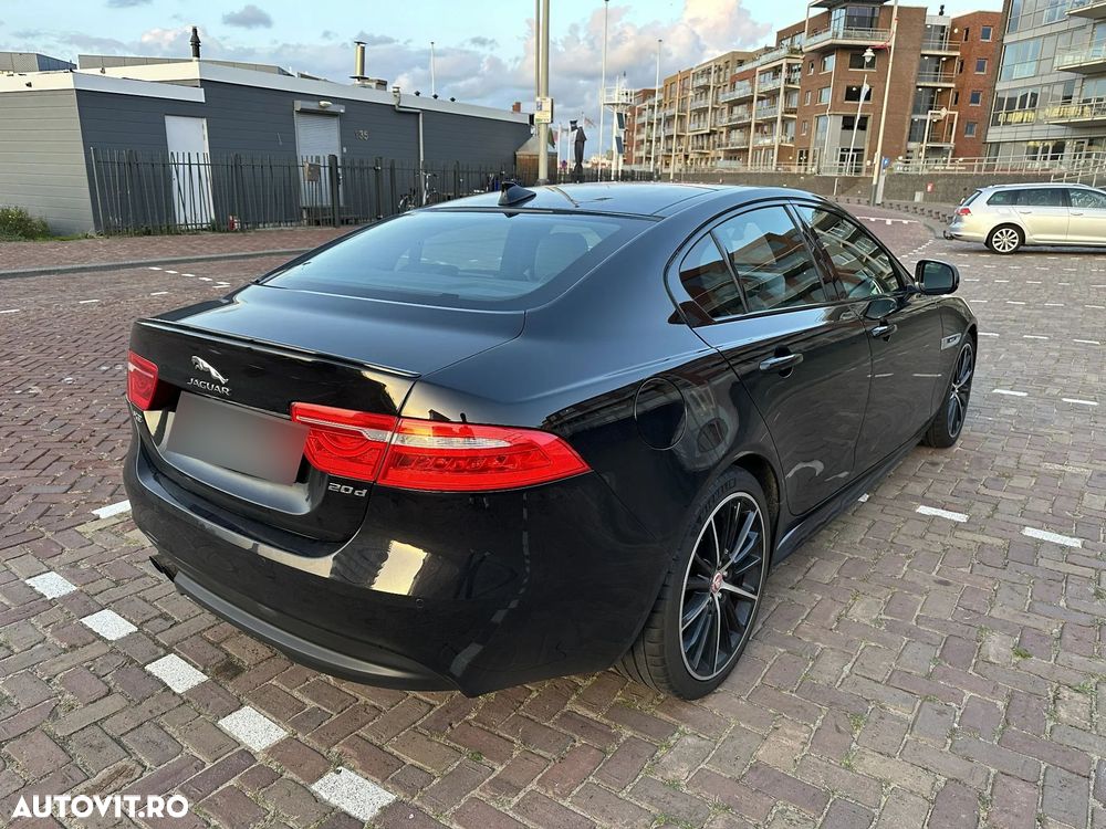 Jaguar XE 2.0 Portfolio - 15