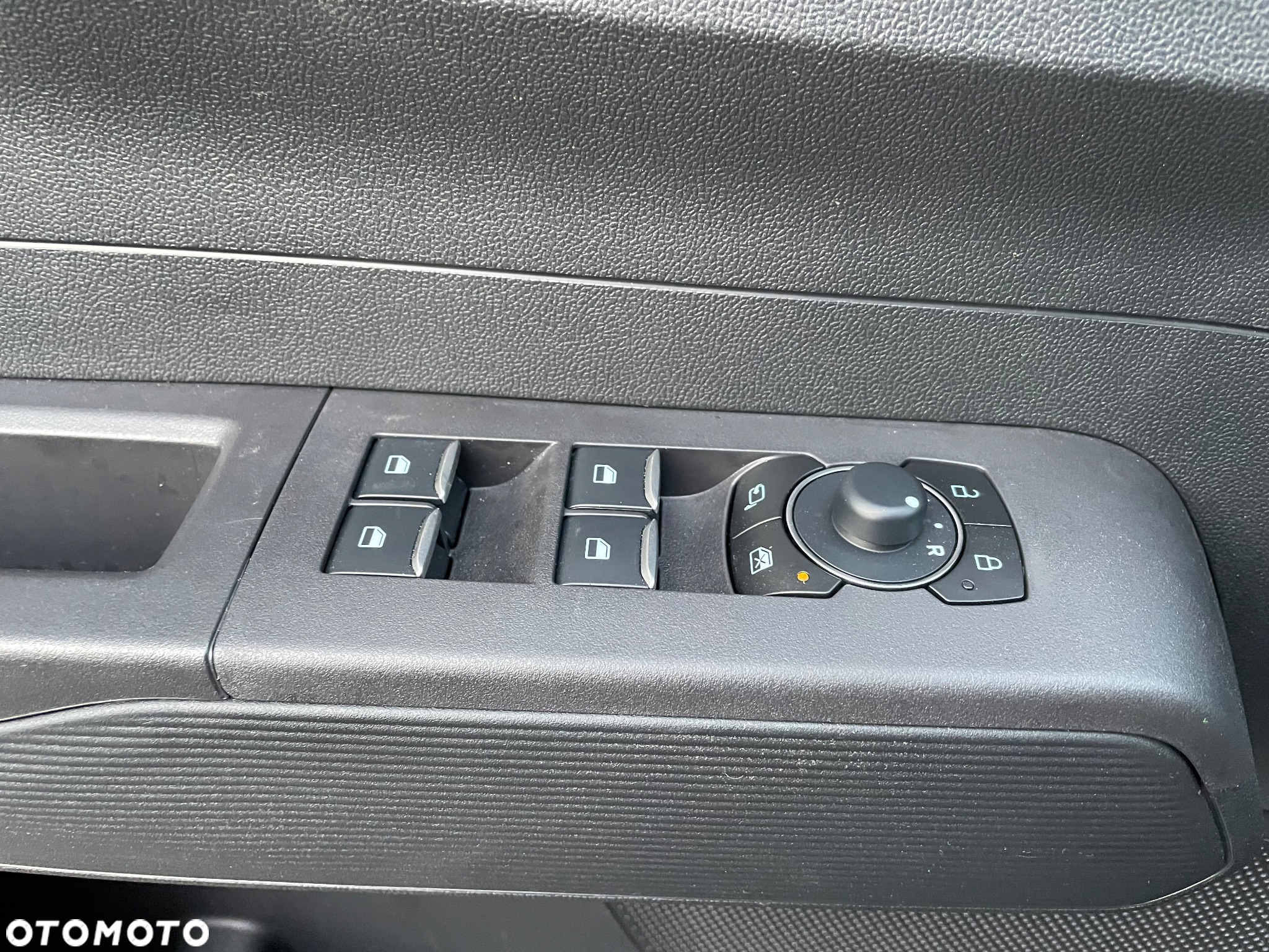 Ford Tourneo Courier 1.0 EcoBoost ACTIVE - 19