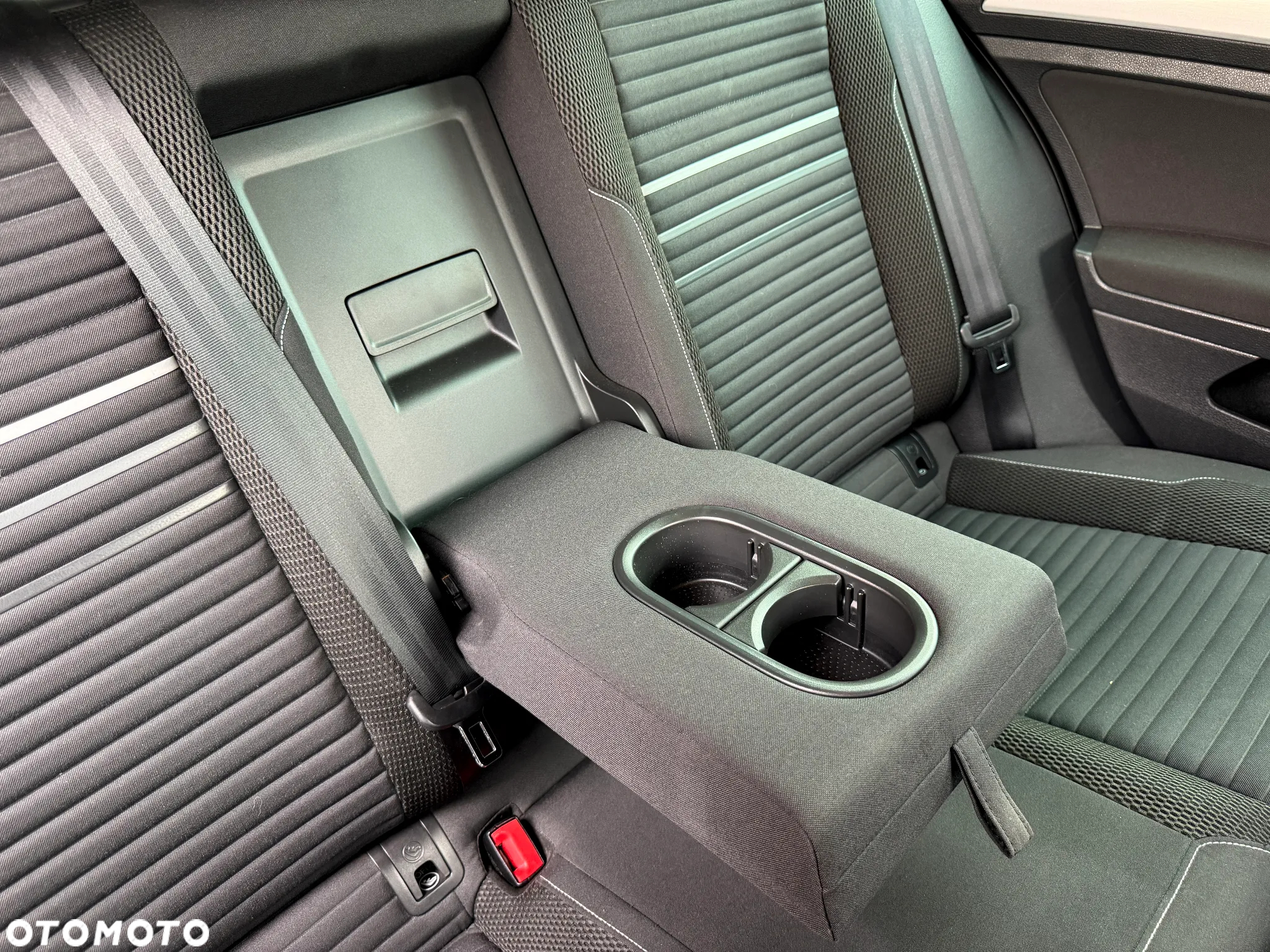 Volkswagen Golf 1.6 BlueTDI Cup - 32