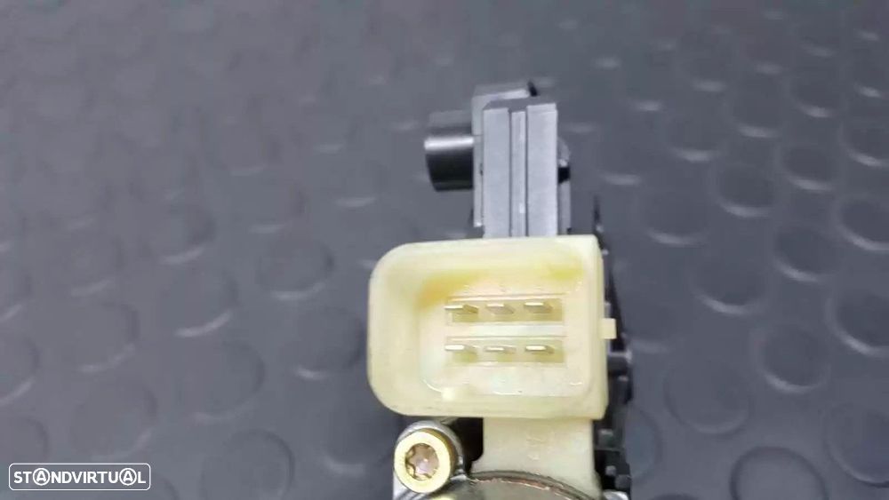 MOTOR ELEVADOR DE VIDRO TRASEIRO DIREITO MERCEDES-BENZ CLASSE C 2004 -A203820304... - 4