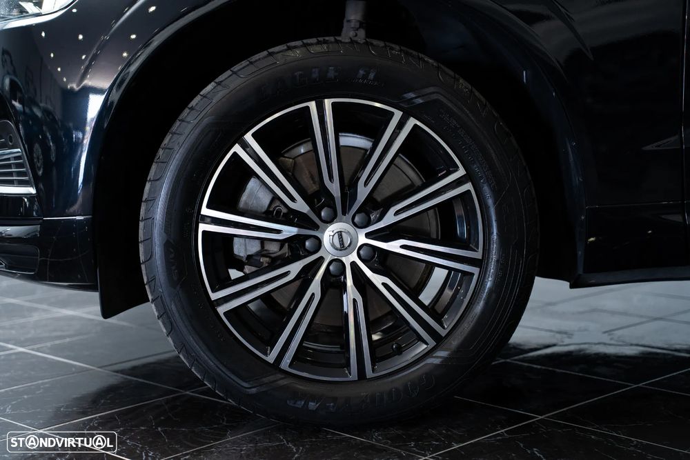 Volvo XC 60 2.0 T8 PHEV Momentum Plus AWD - 8