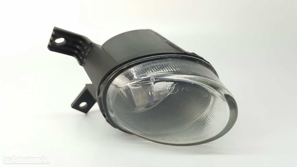 FAROL DE NEVOEIRO DIREITO AUDI A3 (8P) 1.9 TDI AMBIENTE - 1