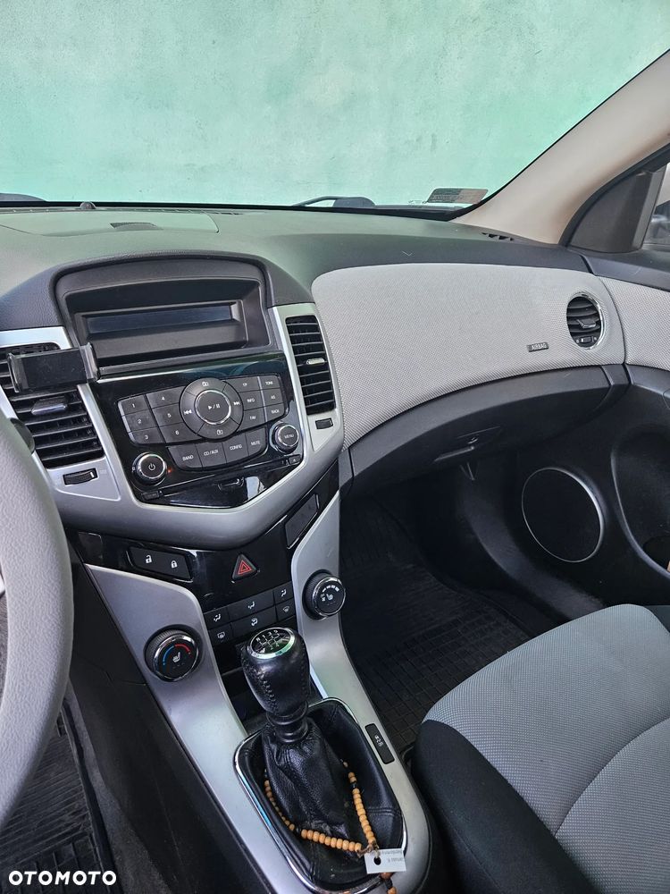 Chevrolet Cruze 1.6 LS - 5