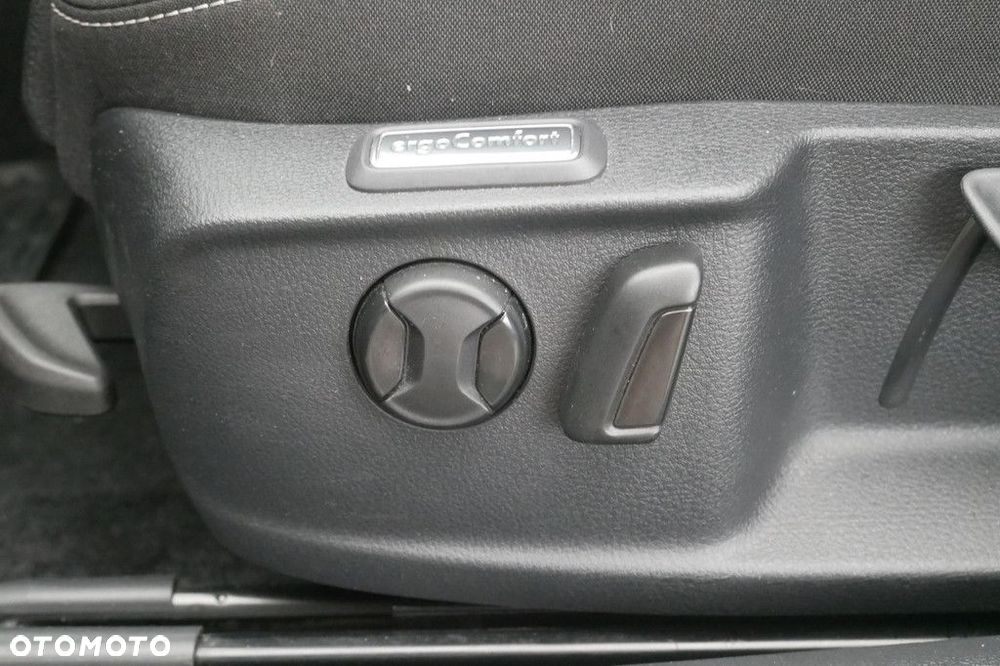 Volkswagen Passat Variant 1.5 TSI EVO Business DSG - 28