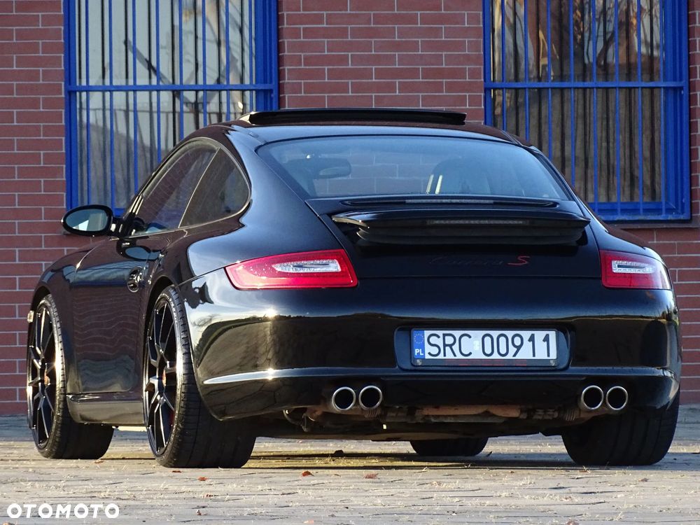 Porsche 911 Carrera S - 4