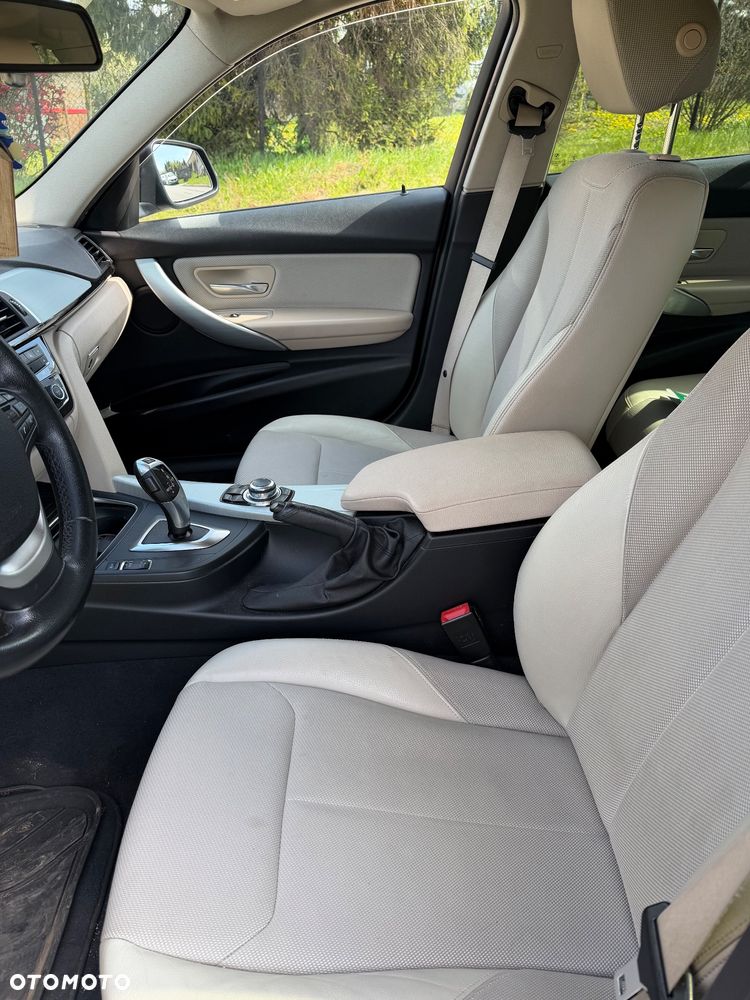 BMW Seria 3 318i Sport Line - 15