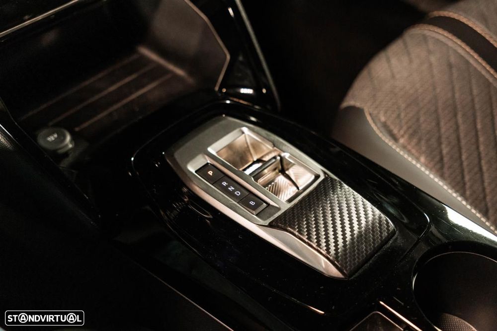 Peugeot e-2008 54 kWh Allure - 34