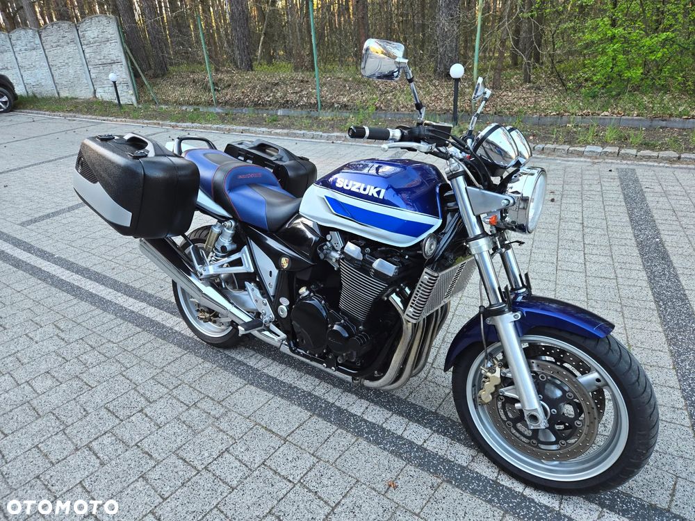 Suzuki GSX - 2