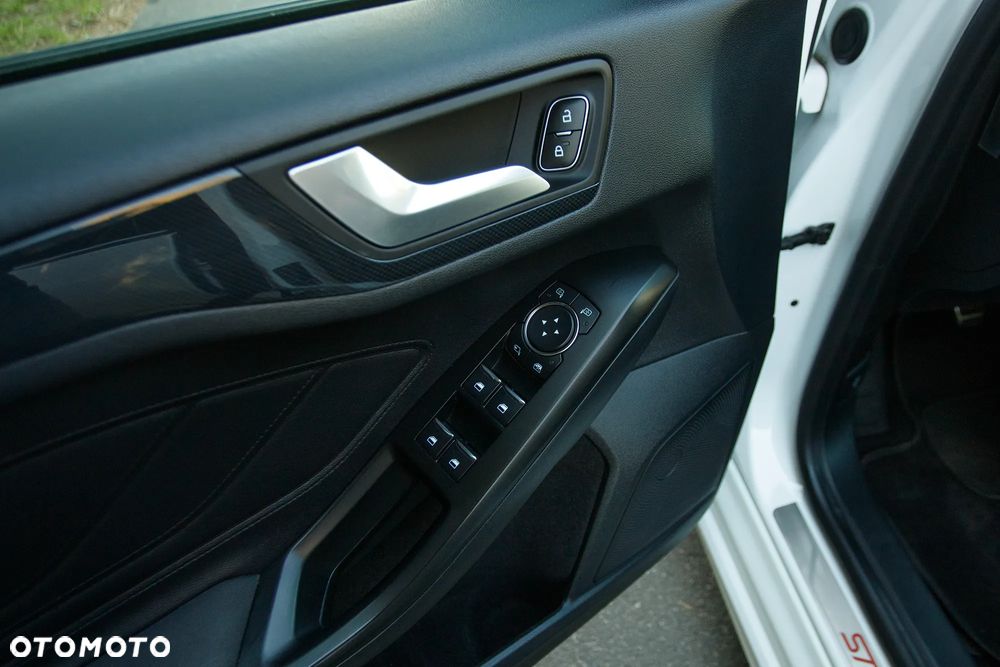 Ford Focus 1.5 EcoBlue ST-Line Business - 32