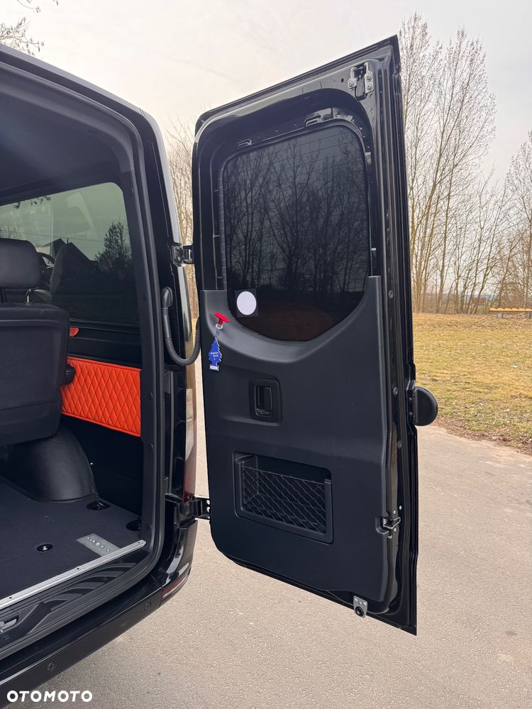 Mercedes-Benz Sprinter - 15