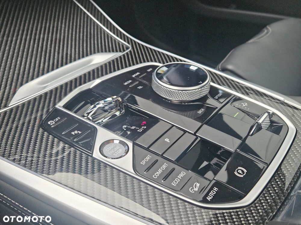 BMW X7 - 28
