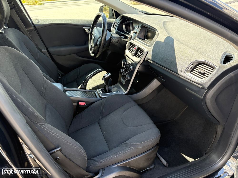 Volvo V40 2.0 D2 Momentum - 23
