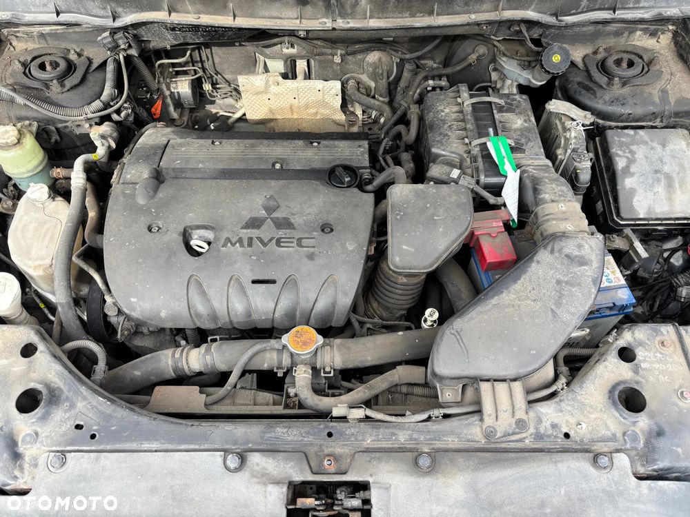 Mitsubishi Outlander 2.0 Intense + 2WD EU5 CVT - 13