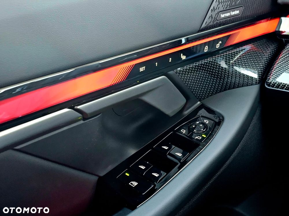 BMW Seria 5 530e xDrive PHEV - 25