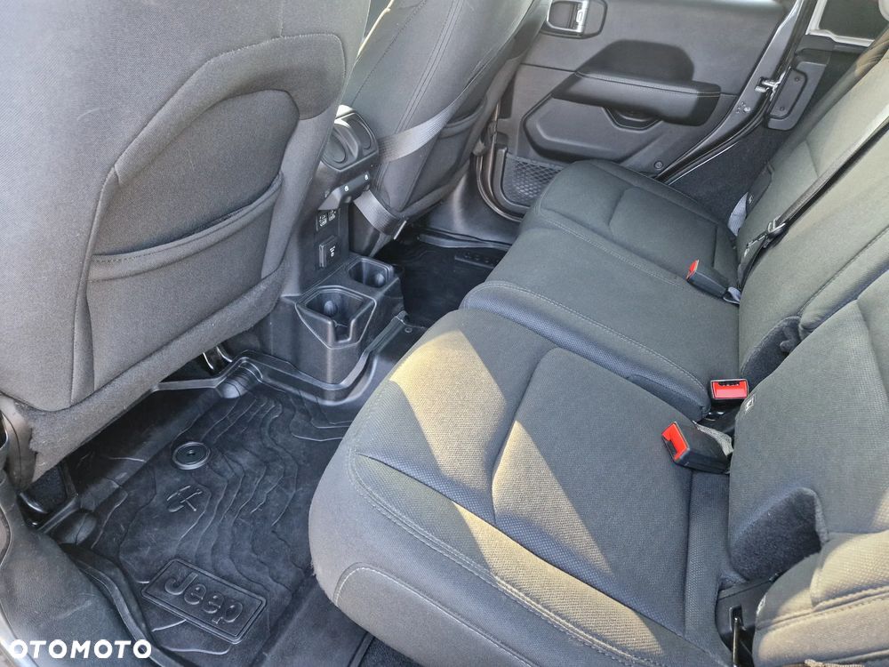 Jeep Wrangler Unlimited GME 2.0 Turbo Sahara - 9