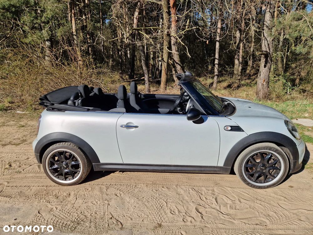 MINI Cooper D Cabrio - 2