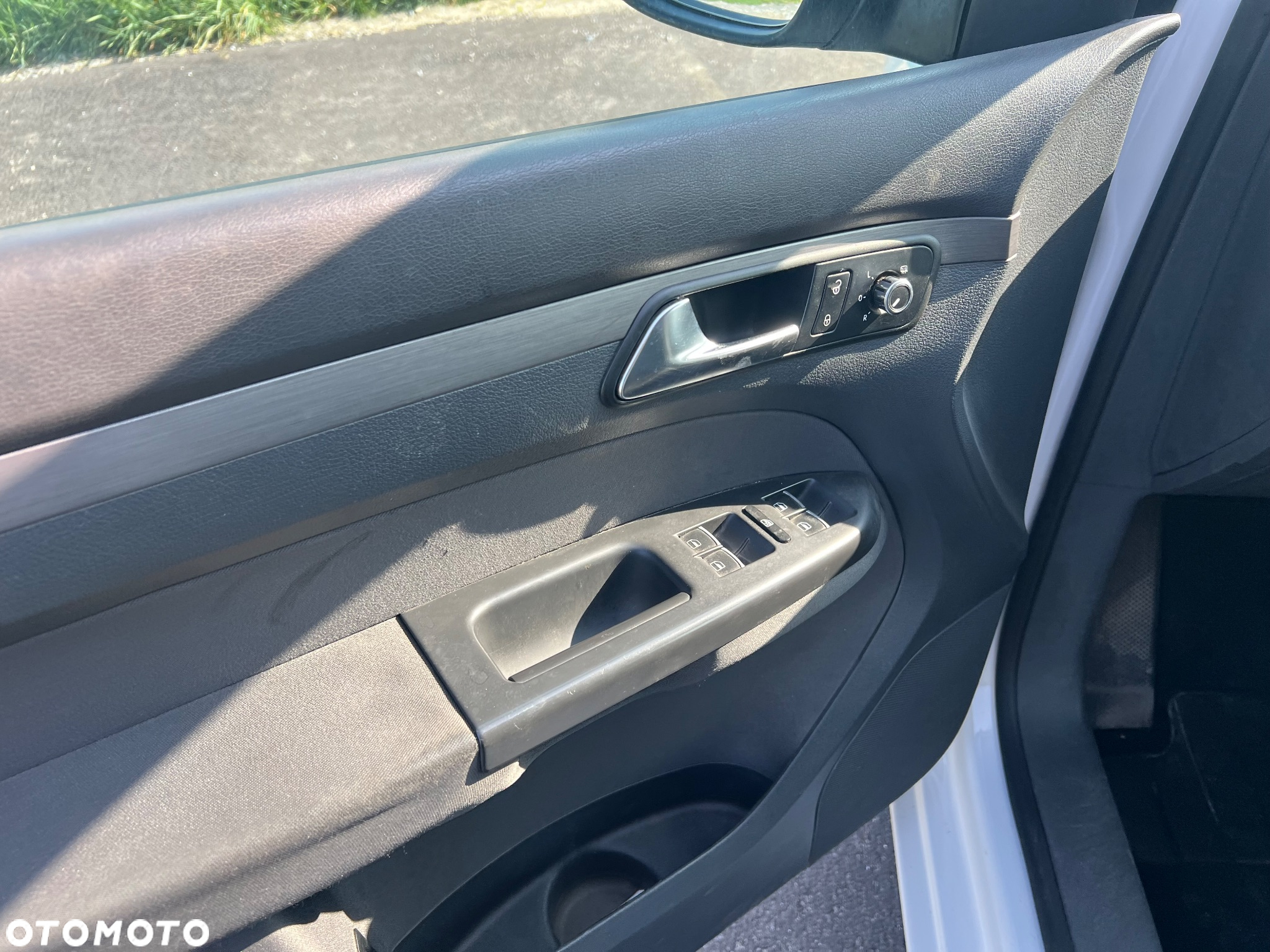 Volkswagen Touran 1.6 TDI SCR BlueMotion Technology Comfortline - 23