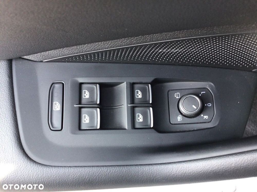 Volkswagen Passat Variant 1.5 TSI EVO Elegance DSG - 15