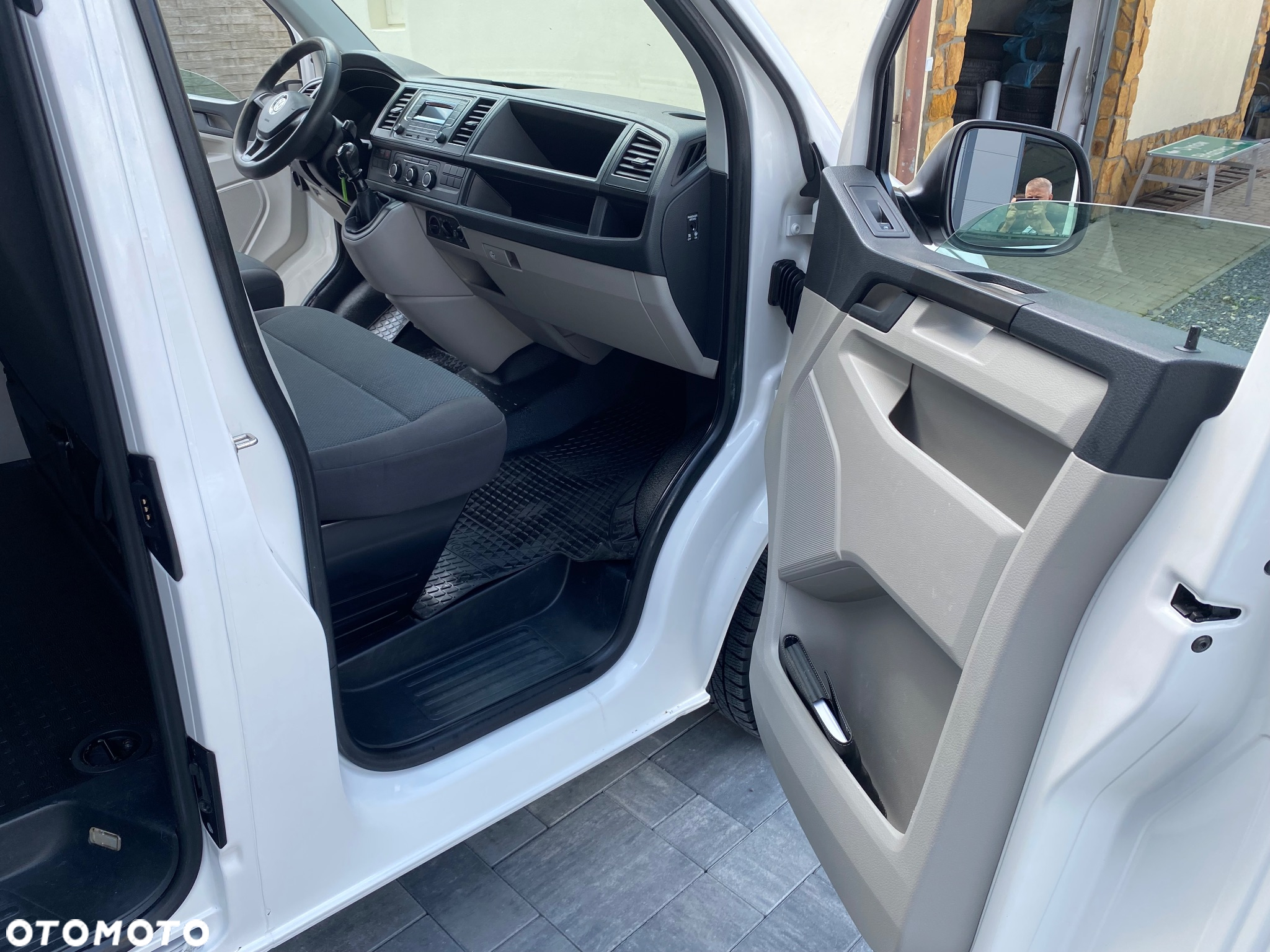 Volkswagen Transporter T6 TDI L2H2 - 22