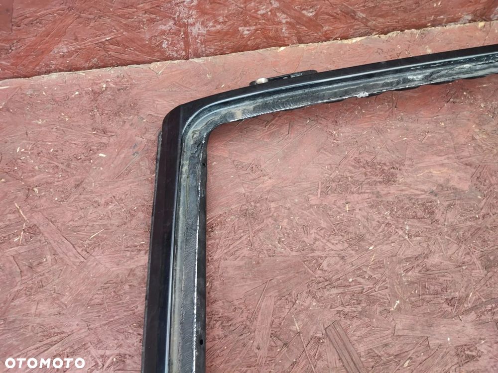 BMW E36 CABRIO ORYGINALNA RAMKA SZYBY PRZÓD / SŁUPKI "A" + ZAMKI DACHU PÓŁ-AUTOMAT. O NR: 1 977 607 OEM.  W BARDZO DOBRYM STANIE, BEZ RDZY - 4